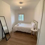 Gleanntan House - Beautiful Town House With Free Parking Hébergement de vacances