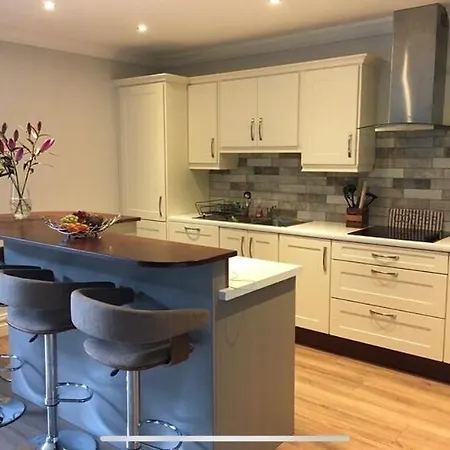 Hébergement de vacances Gleanntan House - Beautiful Town House With Free Parking *