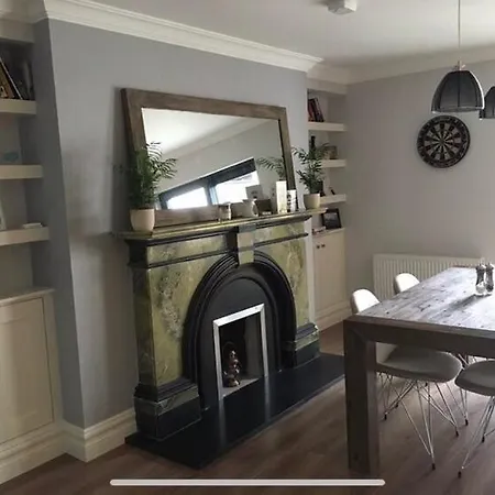Gleanntan House - Beautiful Town House With Free Parking Hébergement de vacances Killarney