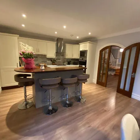 Gleanntan House - Beautiful Town House With Free Parking Hébergement de vacances Killarney