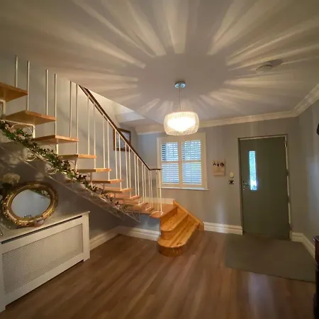 Gleanntan House - Beautiful Town House With Free Parking Dom wakacyjny