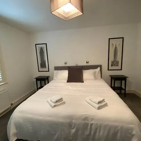 Gleanntan House - Beautiful Town House With Free Parking Hébergement de vacances