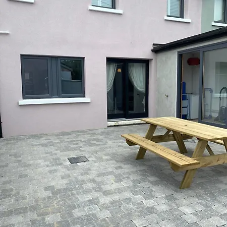 Gleanntan House - Beautiful Town House With Free Parking Semesterbostad *