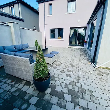 Tatil Evi Gleanntan House - Beautiful Town House With Free Parking