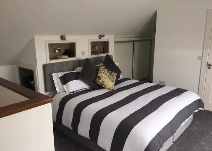 Gleanntan House - Beautiful Town House With Free Parking Дом отдыха *