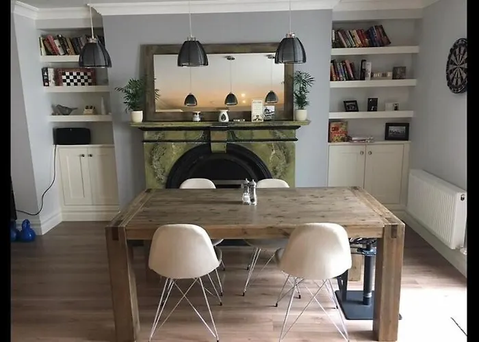 Gleanntan House - Beautiful Town House With Free Parking Semesterbostad *