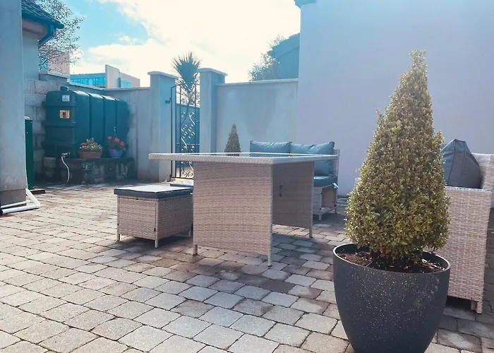 Semesterbostad Gleanntan House - Beautiful Town House With Free Parking *