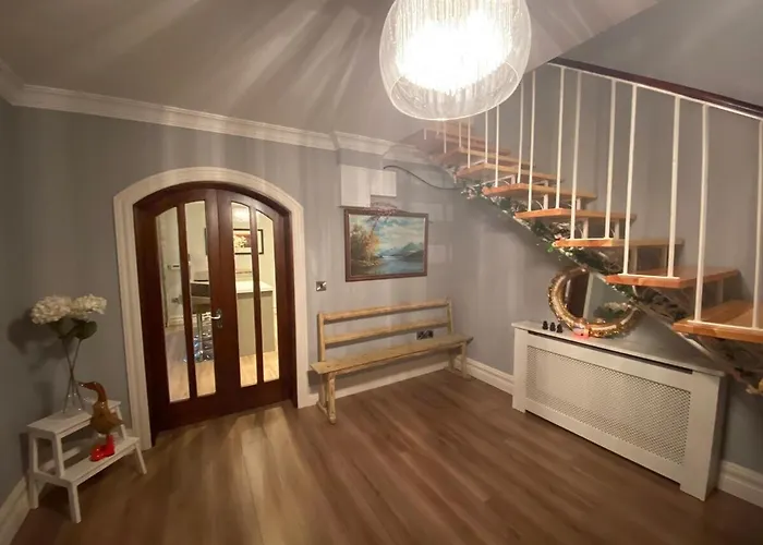 Дом отдыха Gleanntan House - Beautiful Town House With Free Parking