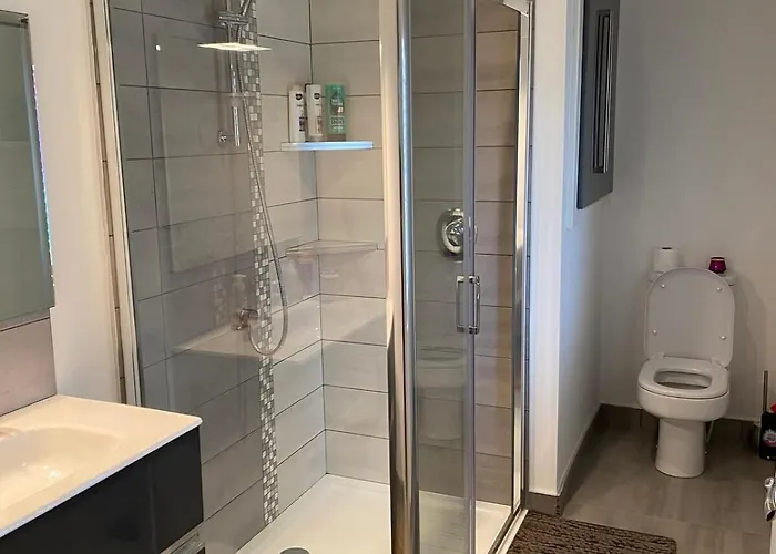 Gleanntan House - Beautiful Town House With Free Parking