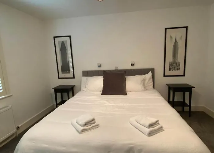 Gleanntan House - Beautiful Town House With Free Parking Дом отдыха