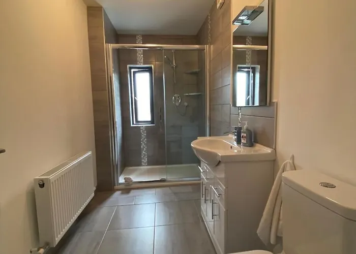 Gleanntan House - Beautiful Town House With Free Parking Cill Airne