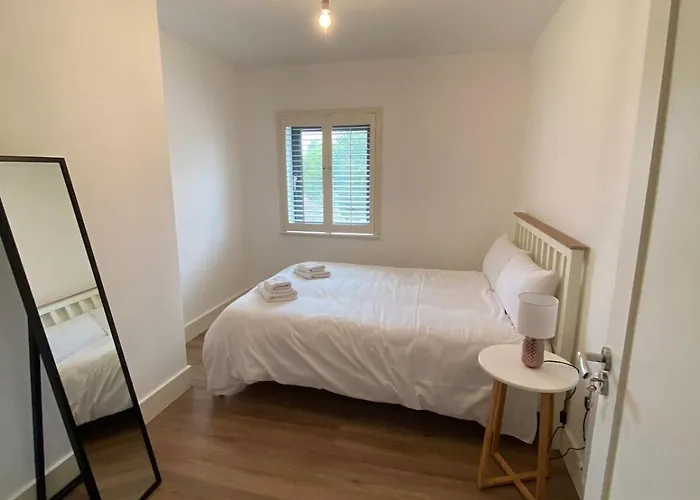 Gleanntan House - Beautiful Town House With Free Parking Дом отдыха