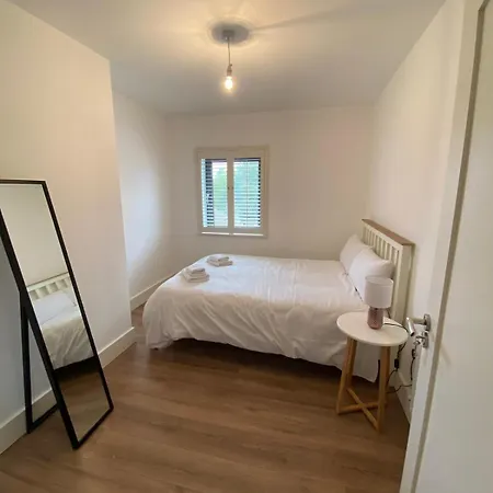 Gleanntan House - Beautiful Town House With Free Parking Semesterbostad